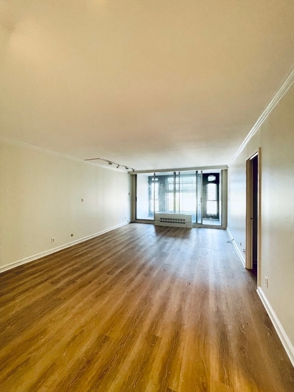 Building Photo - 33 Pond Ave