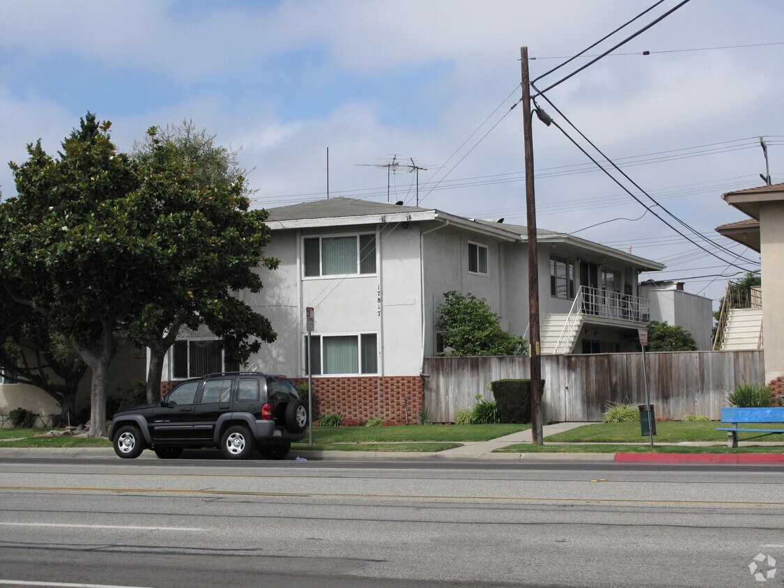 Primary Photo - 17815 Crenshaw Blvd
