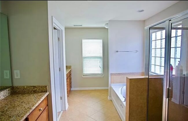 Building Photo - 10502 Atkins Ridge Dr