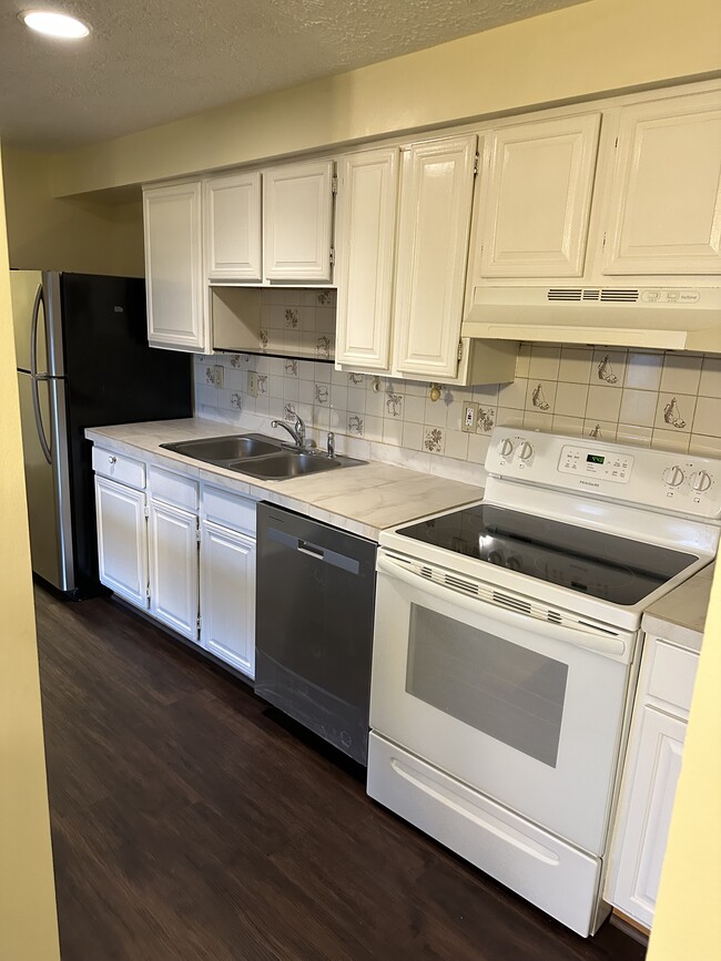 Kitchen 1 - 19513 Gunners Branch Rd