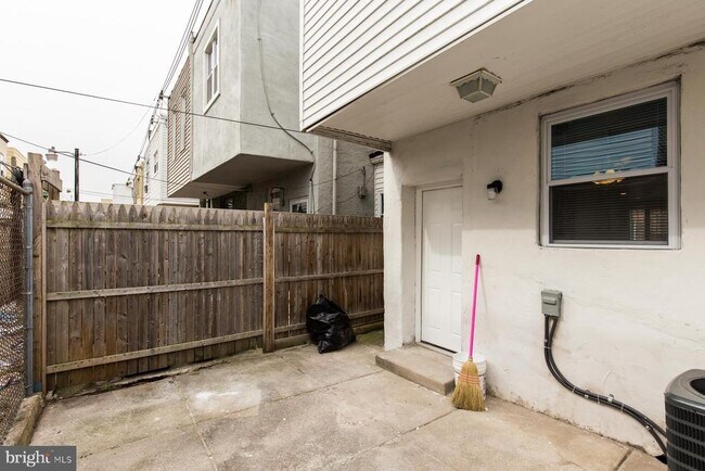 Foto del edificio - 2215 S Hicks St