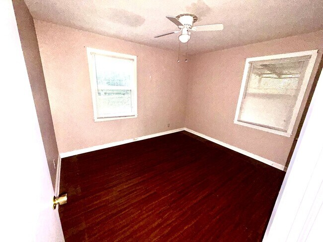 Foto del edificio - Close to Deans Bridge and Golden Camp