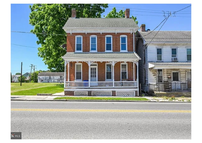 Building Photo - 575 Baltimore St