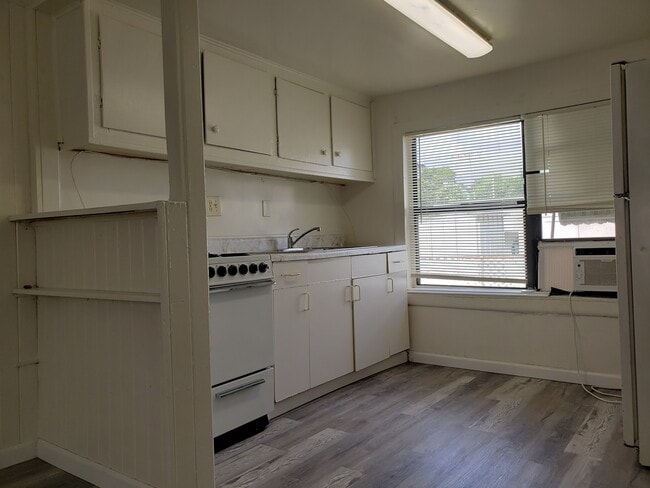 Building Photo - 3900 55th Ave N