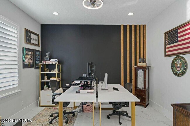 Building Photo - 367 Yorkshire Dr