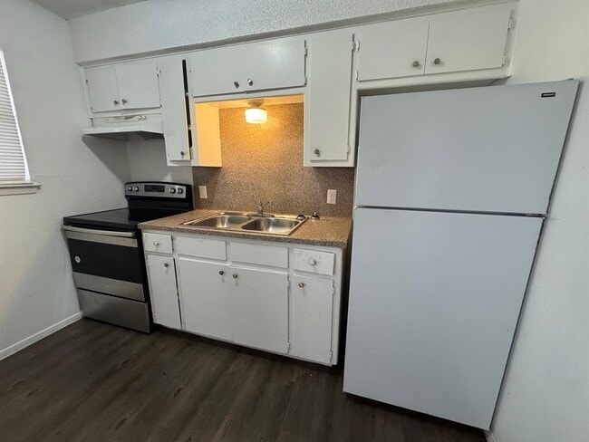 Foto del edificio - 2625 Jones Rd
