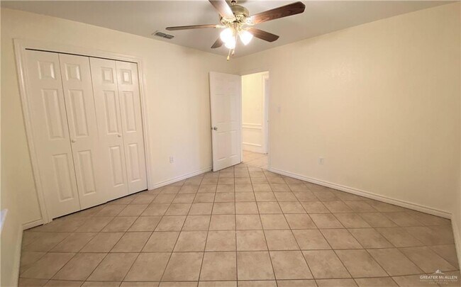 Foto del edificio - 3100 Goldcrest Ave