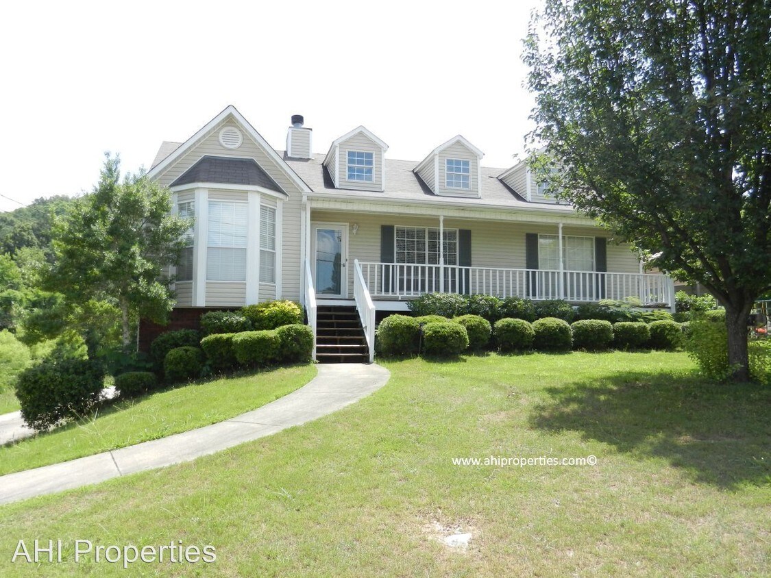 Primary Photo - 2025 Amanda Ln
