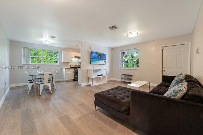 Foto del edificio - 6198 SW 63rd St