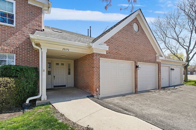 Building Photo - 2870 Meadow Ln