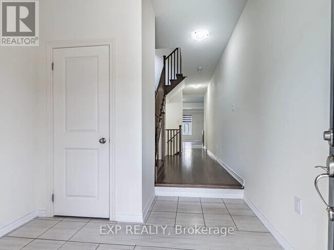 Building Photo - 10 Truffle Ct
