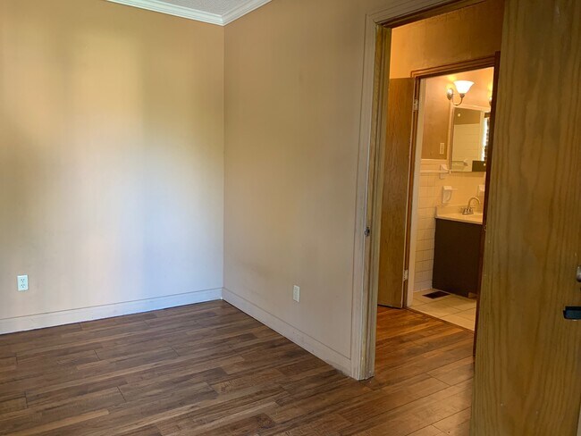 Building Photo - 3420 N 55th St