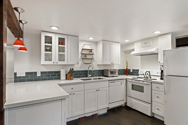 Foto del edificio - 11639 1st Ave NW