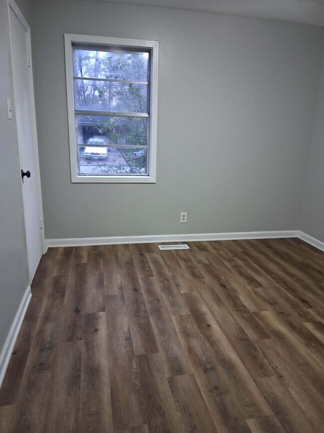 Foto del edificio - 1103 Berrywood Ave