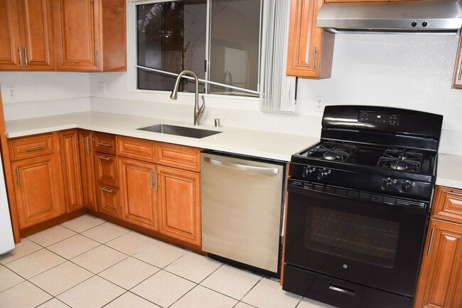 Photo - Cypress (125-127) South Apartment