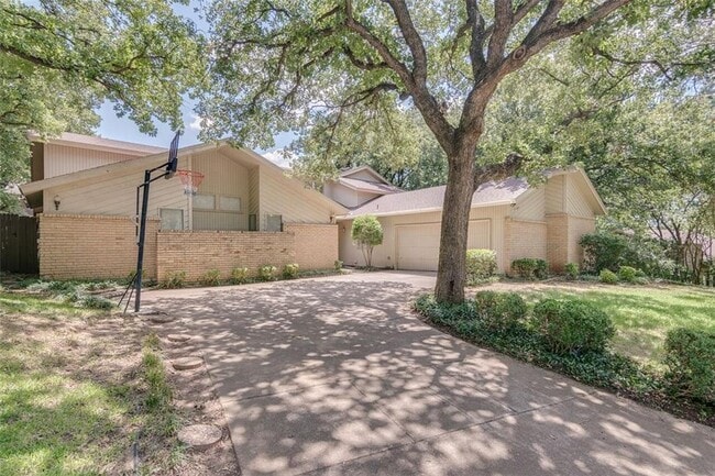Building Photo - 512 Country Wood Ct