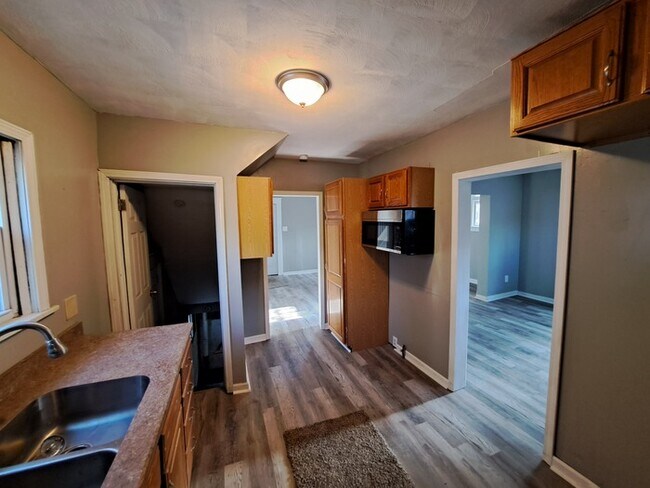 Foto del edificio - 734 Meek St