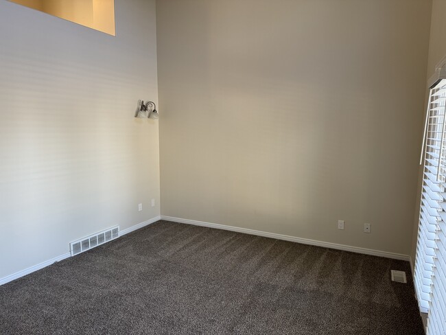 Building Photo - 908 N Shepard Creek Pky