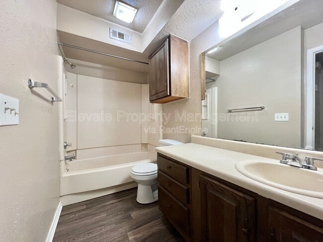 Photo - 14407 N Pennsylvania Ave Apartment