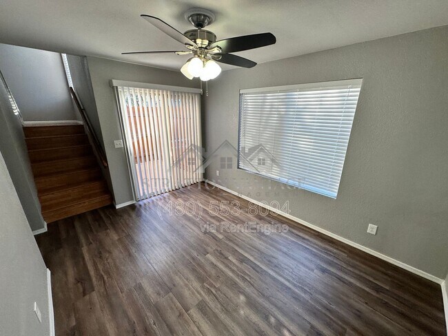 Foto del edificio - 2929 E Broadway Rd