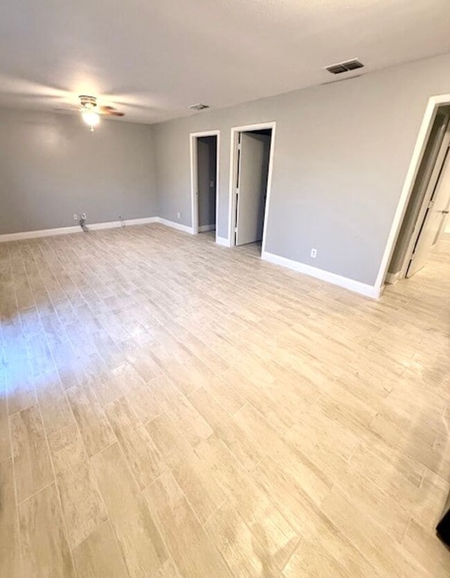 Foto del edificio - 5228 Cherry Ave