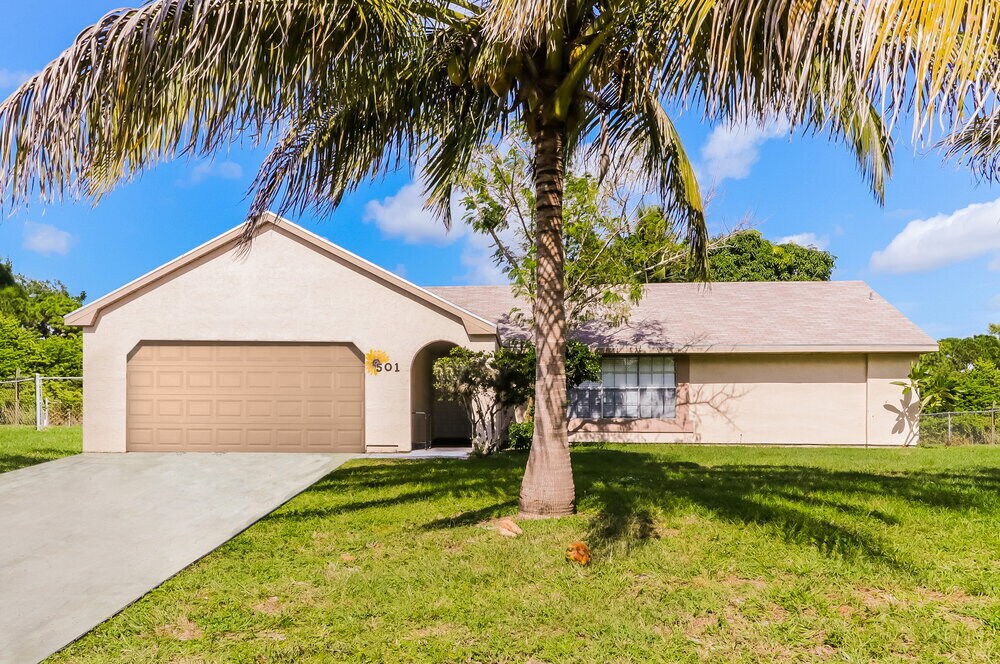 Primary Photo - 501 SW Belmont Cir