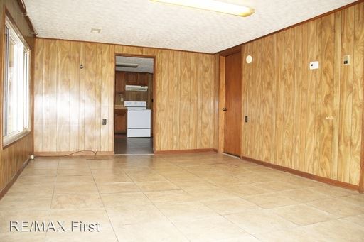 Building Photo - 1225 Ridge Rd