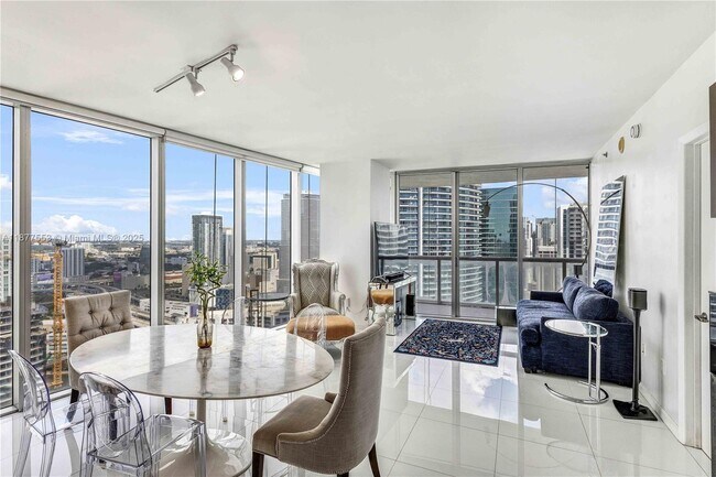 Building Photo - 475 Brickell Ave