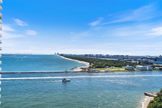 Foto del edificio - 2100 S Ocean Ln