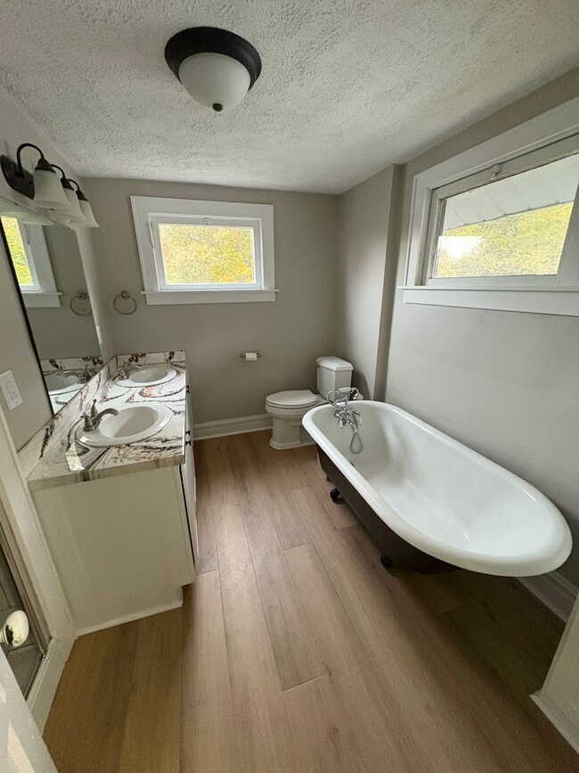 Foto del edificio - 412 Emerick St