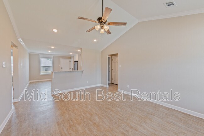 Foto del edificio - 612 Hill Rd