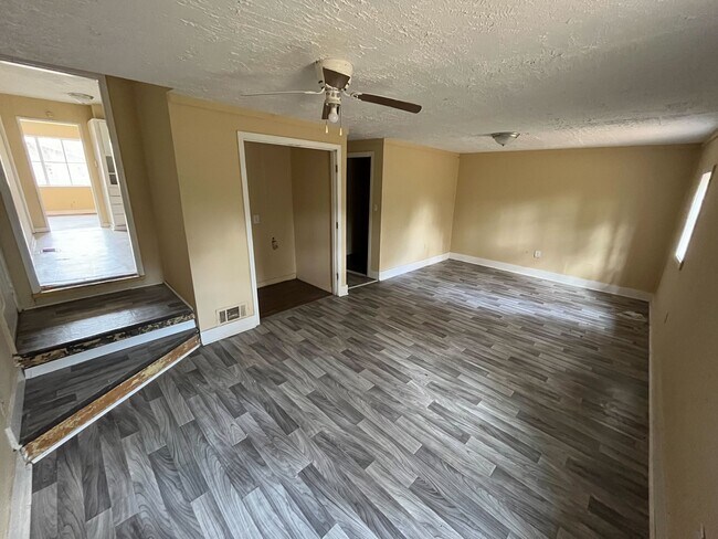 Foto del edificio - 2862 Oak Forest Dr