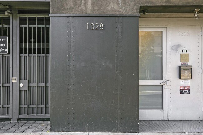 Foto del edificio - 1328 Mission St