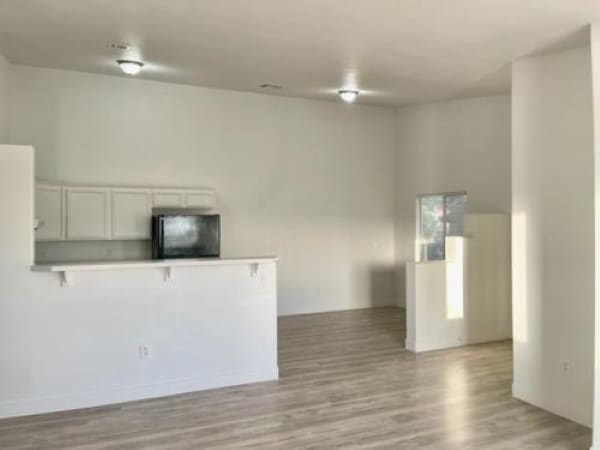 Building Photo - 2110 Los Feliz