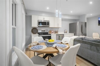 Building Photo - 200 Highland Ave