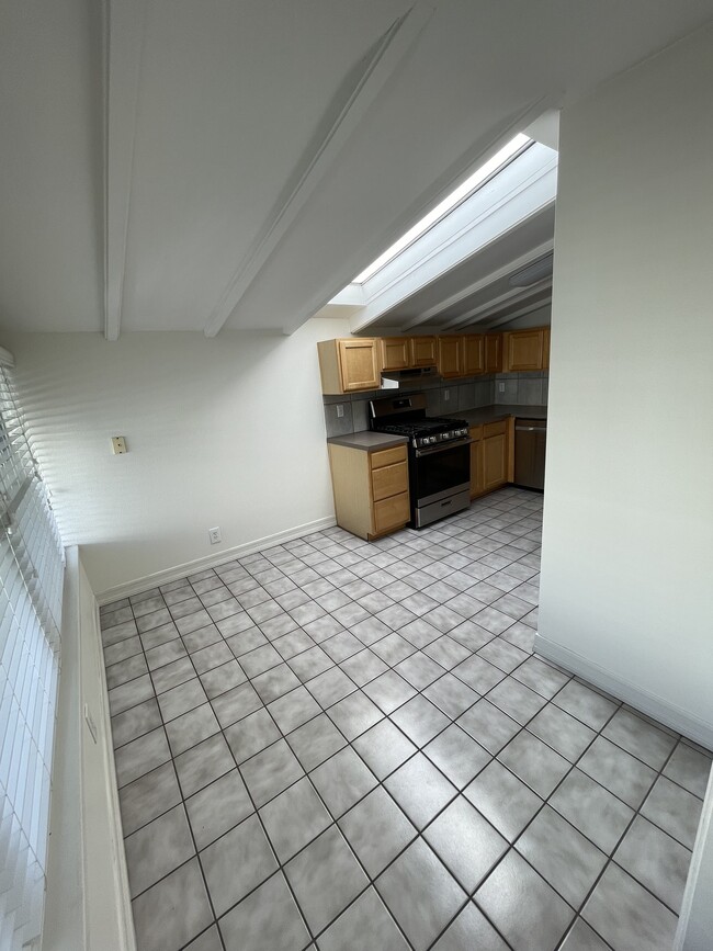Building Photo - 440 Olive Street