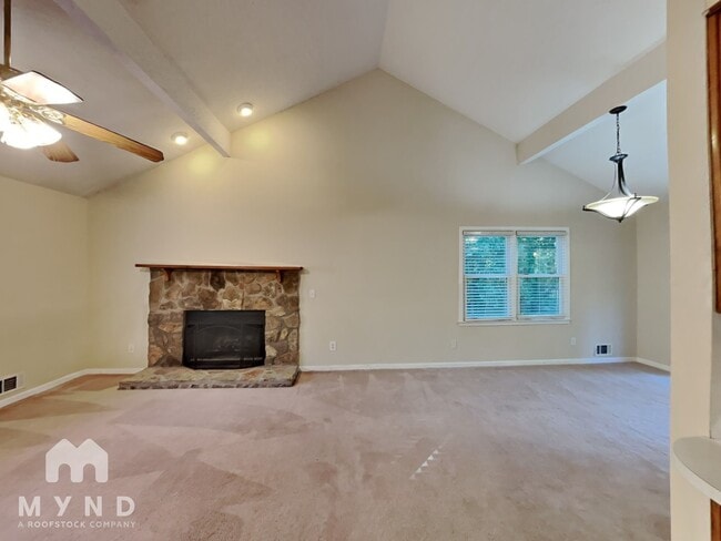 Foto del edificio - 3255 Sharon Ln