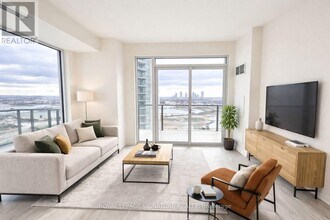 Building Photo - 27 Korda Gate