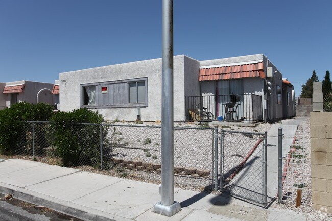Building Photo - 5216 Redberry St