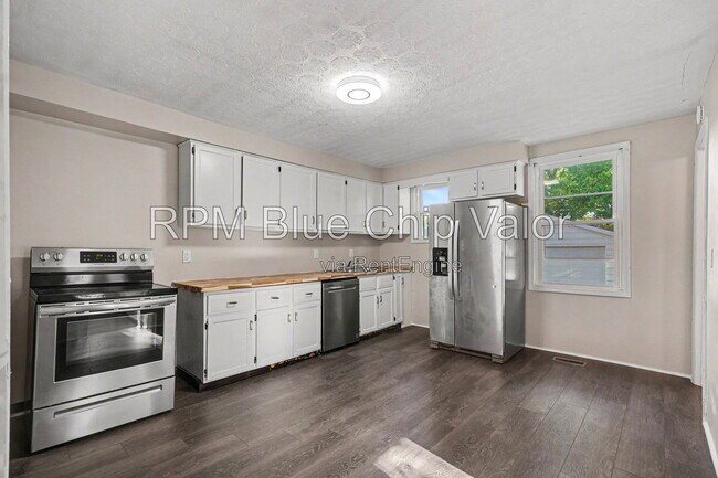 Foto del edificio - 534 Fleming Rd