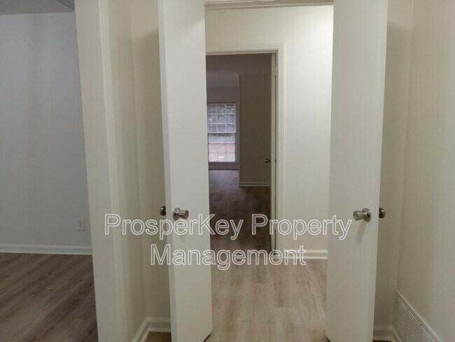 Building Photo - 3736 Winkfield Pl