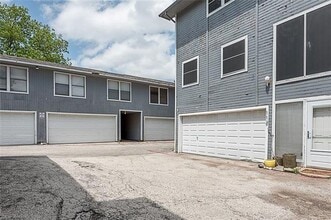 Building Photo - 5829 Phoenix Dr