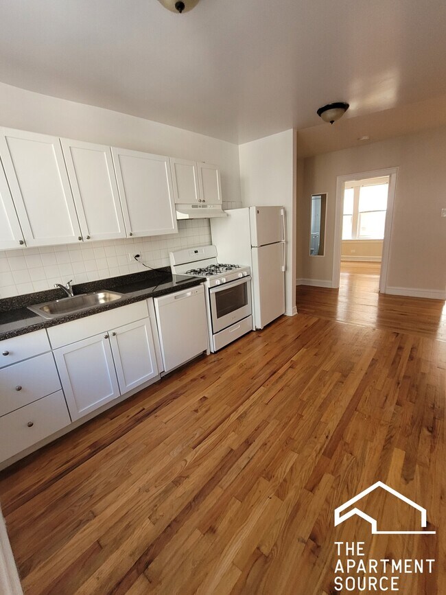 Building Photo - 5028 N Springfield Ave
