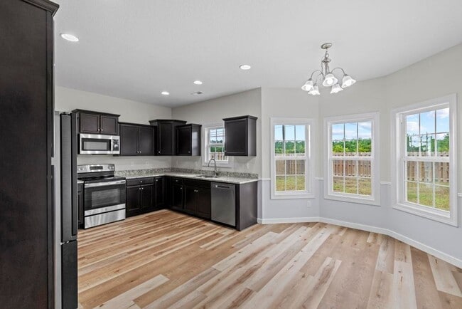 Foto del edificio - Beautiful home in great neighborhood!