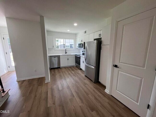 Foto del edificio - Five Point's hidden 2 Bed 1.5 Bath gem