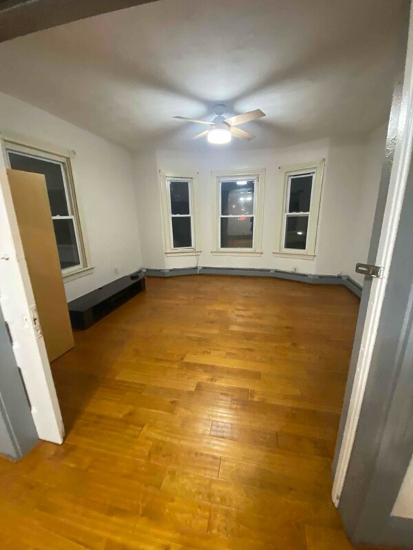 1 Park St Unit 3, Central Falls, RI 02863 Room for Rent in Central