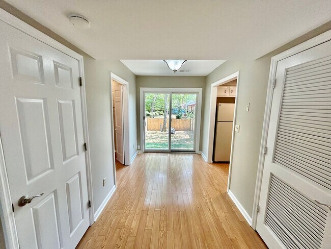 Foto del edificio - 2 Bed 1.5 Bath in Lexington!