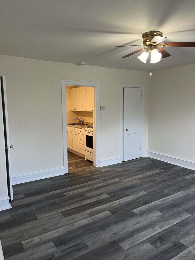 Main Living Space - 4217 Ferne Blvd