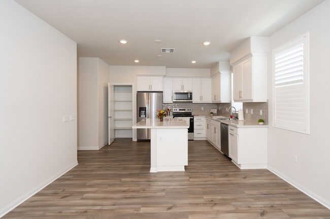 Building Photo - 455 Meyer Pl