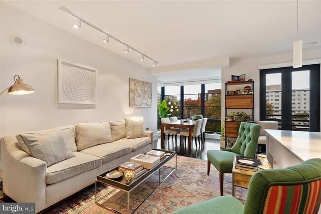 Photo - 1011 M St NW Townhome